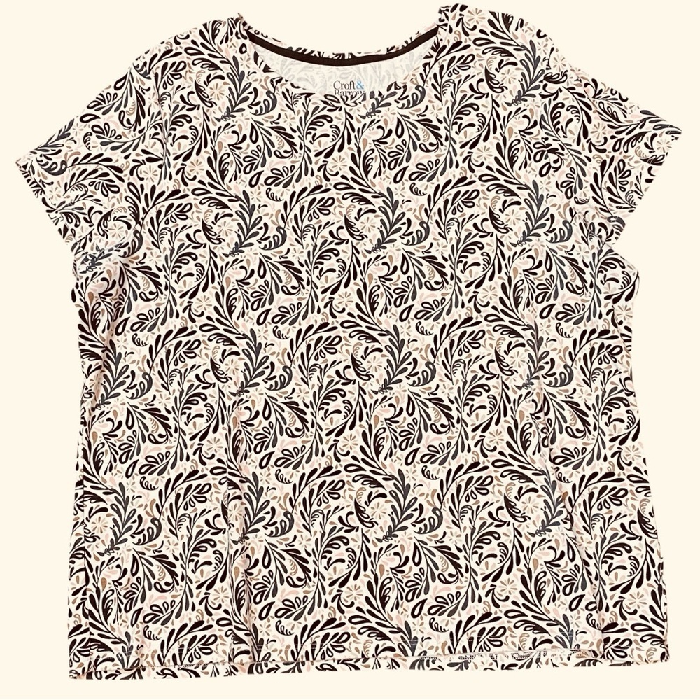 Croft & Barrow Classic Tee Women's Plus size XXL White pink black swirl Leaf Top